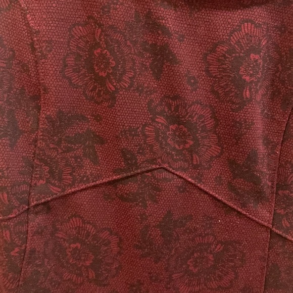 Fit and flare dress with open back - Picture 6 of 6